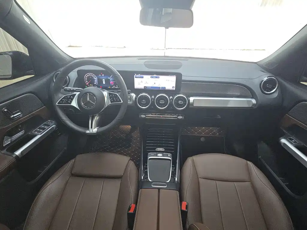 Mercedes-Benz GLB — миниатюра 10