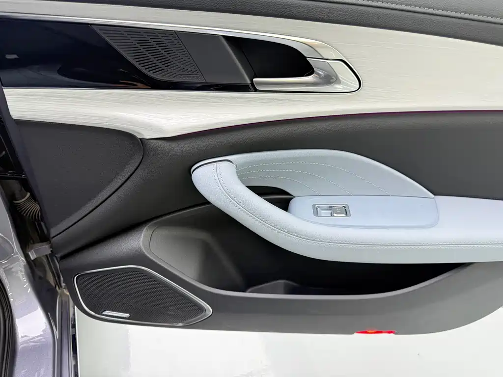Hongqi Hongqi H5 PHEV — миниатюра 11