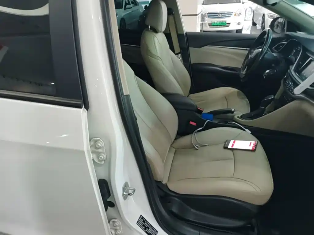 Buick Excelle — миниатюра 25