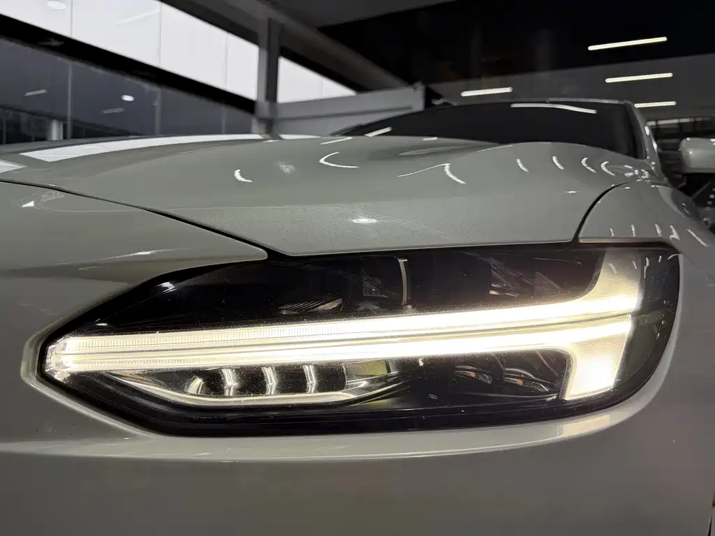 Volvo S90 2019 T5
