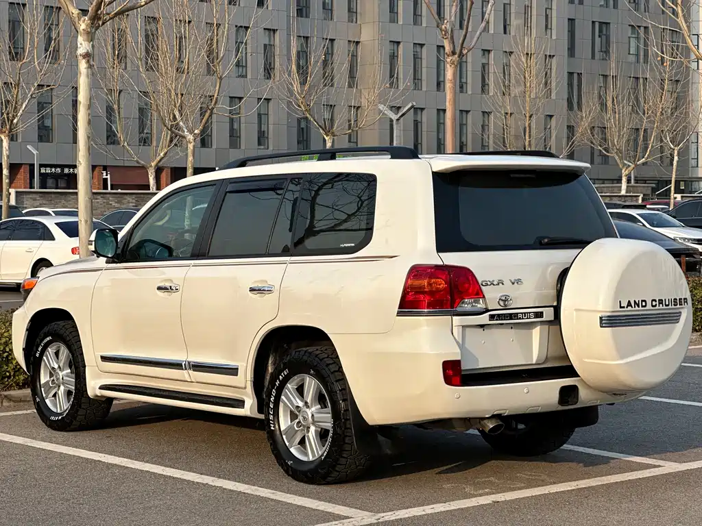 Toyota Land Cruiser 4.0L V6 Middle East Limited Edition, фото 6