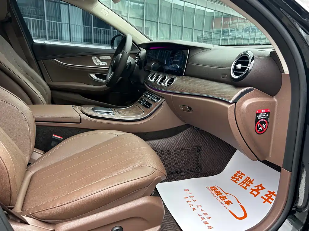 Mercedes-Benz E-Class — миниатюра 8