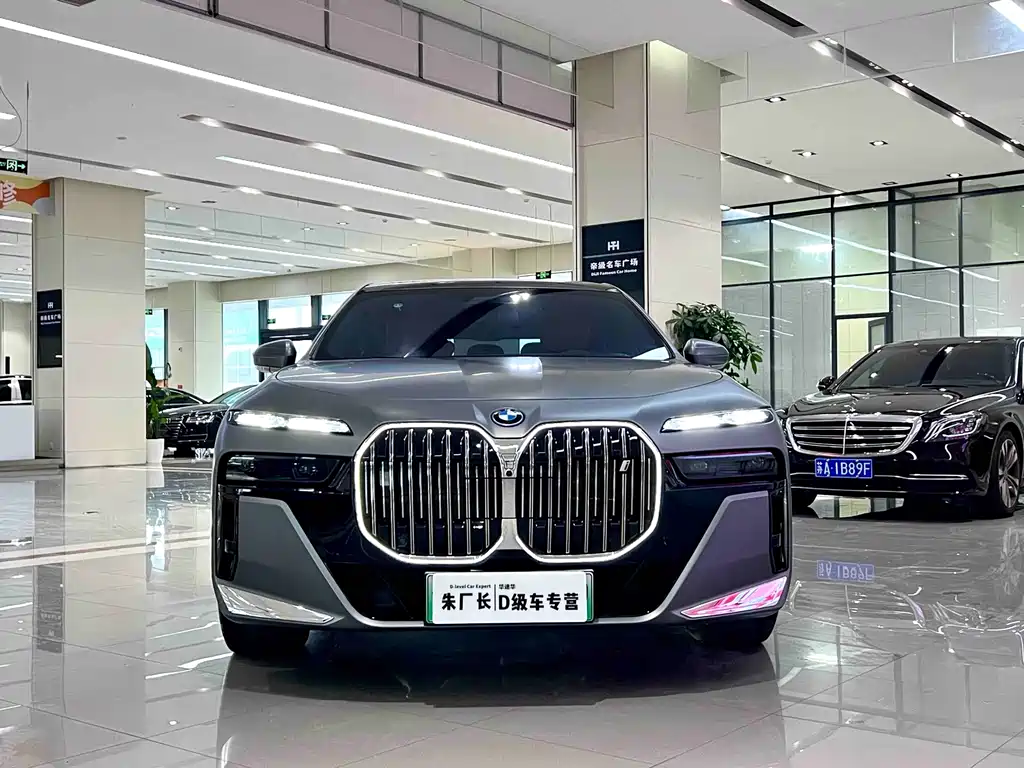 BMW i7 — миниатюра 2