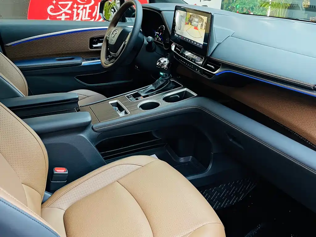 Toyota Sienna 2026 2.5L Luxury