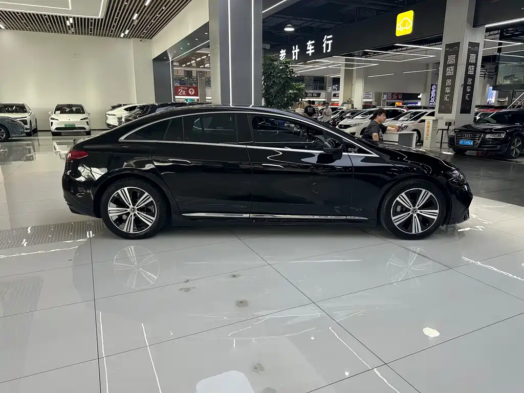 Mercedes-Benz EQE — миниатюра 19