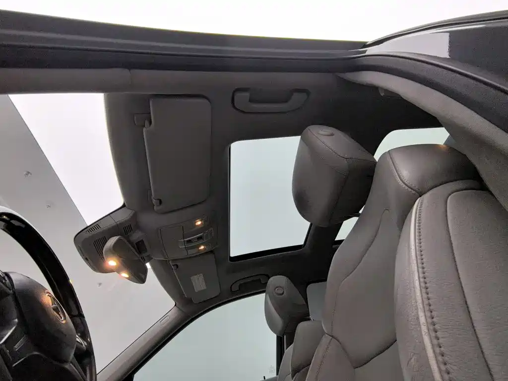 Mercedes-Benz M-Class — миниатюра 14