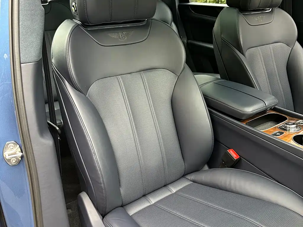 Bentley Bentayga — миниатюра 14