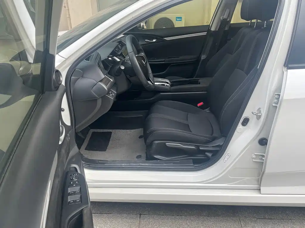 Honda Civic 2019 220TURBO CVT V