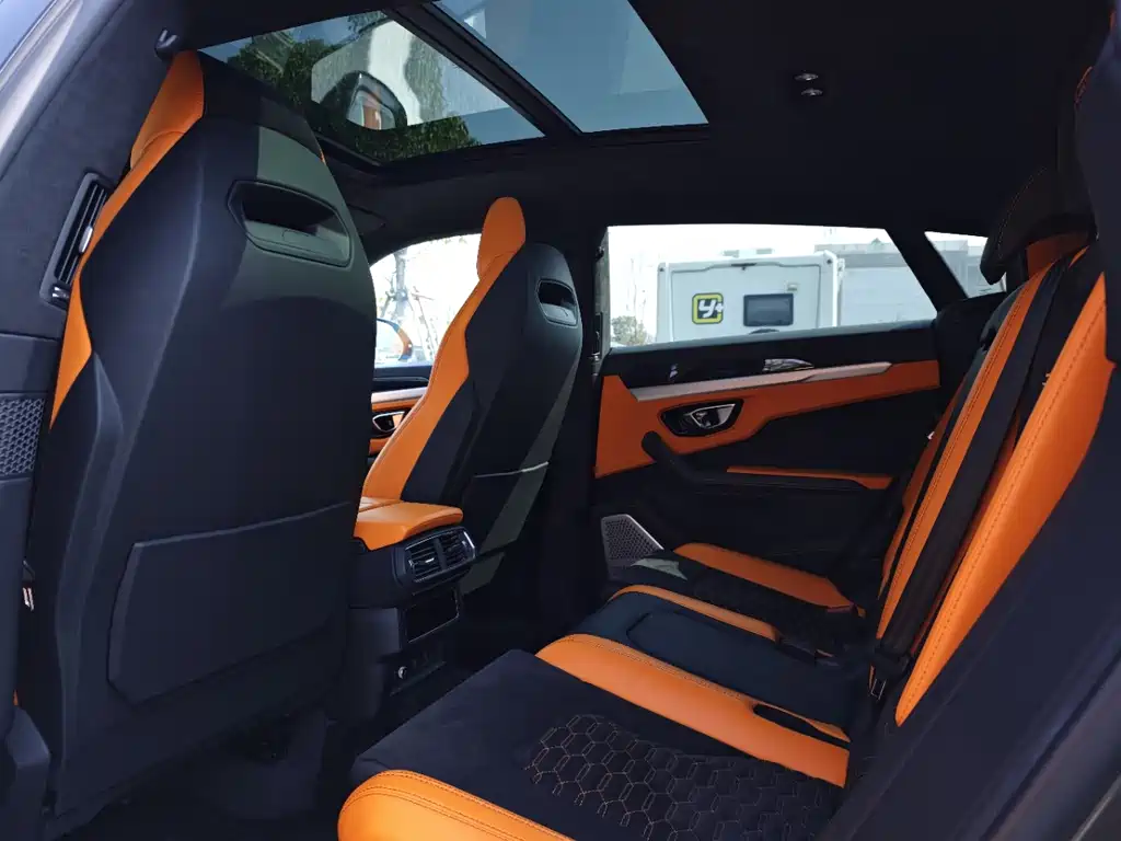 Lamborghini Urus — миниатюра 12