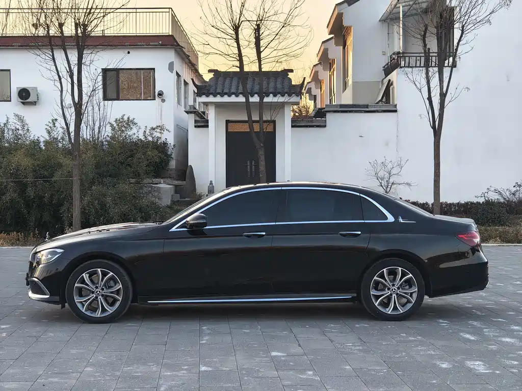 MERCEDES-BENZ E CLASS