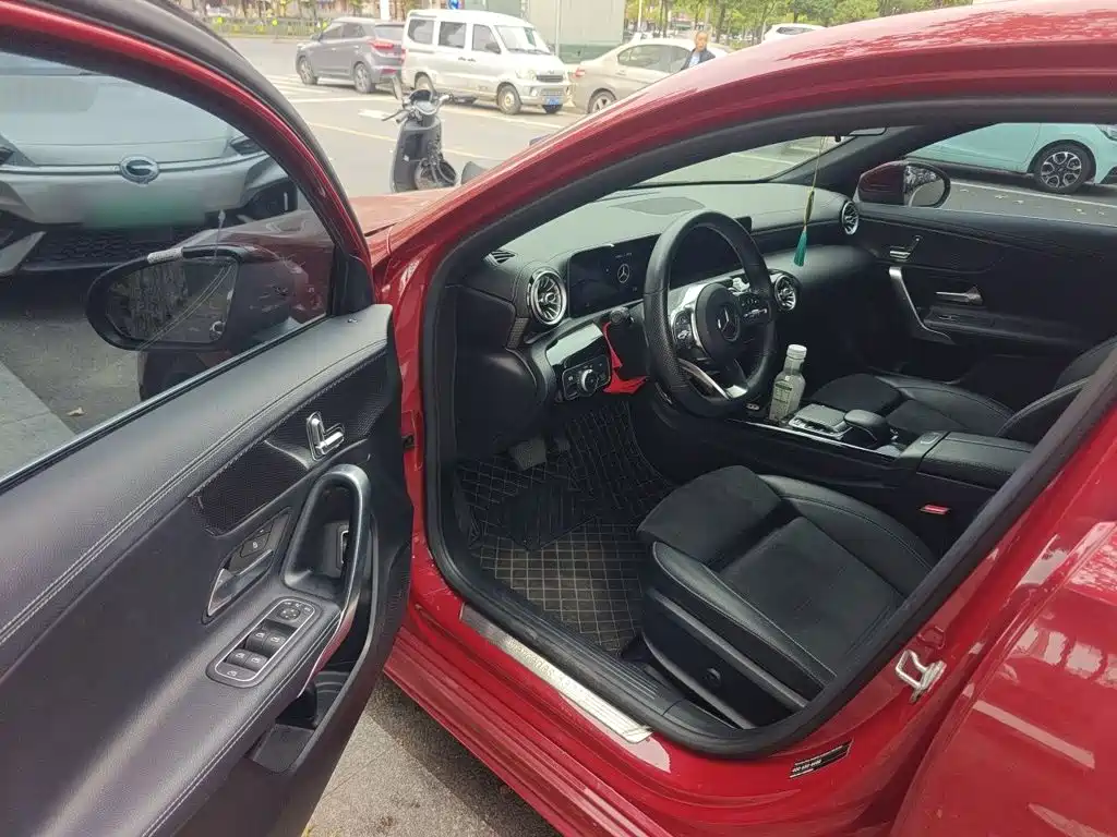 Mercedes-Benz A-Class — миниатюра 12