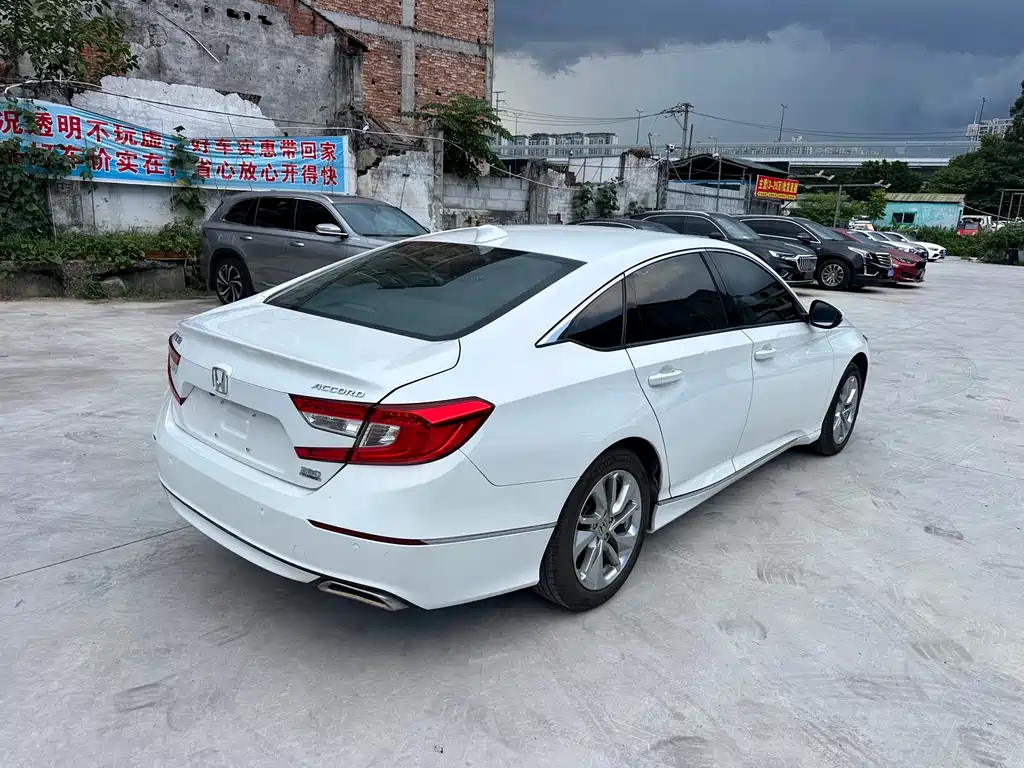 Honda Accord 2018 260TURBO Luxury VI