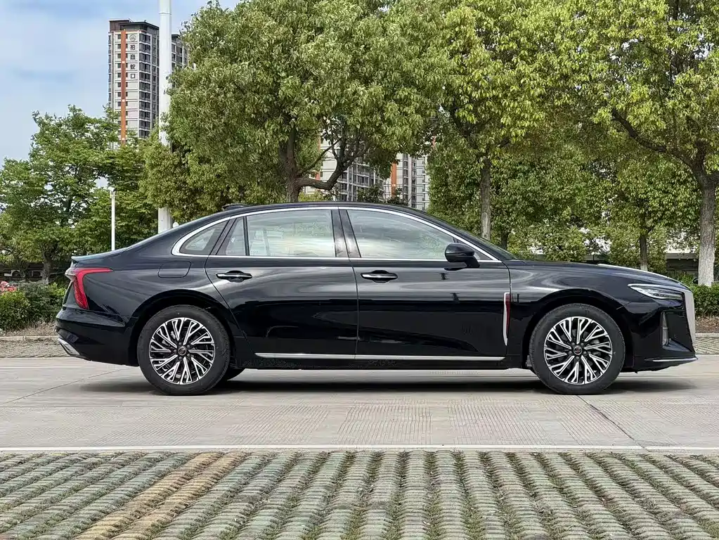 Hongqi H5 2025 2.0T AT