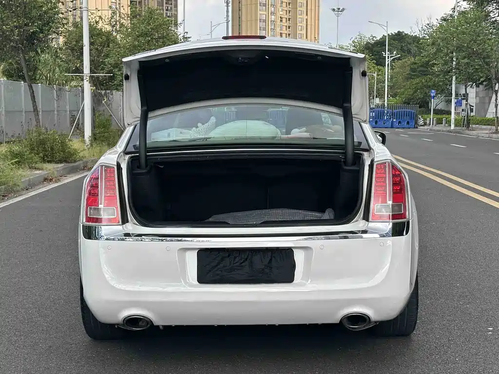 Chrysler 300C — миниатюра 20