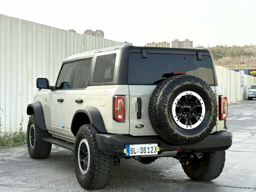 Ford Bronco — миниатюра 9