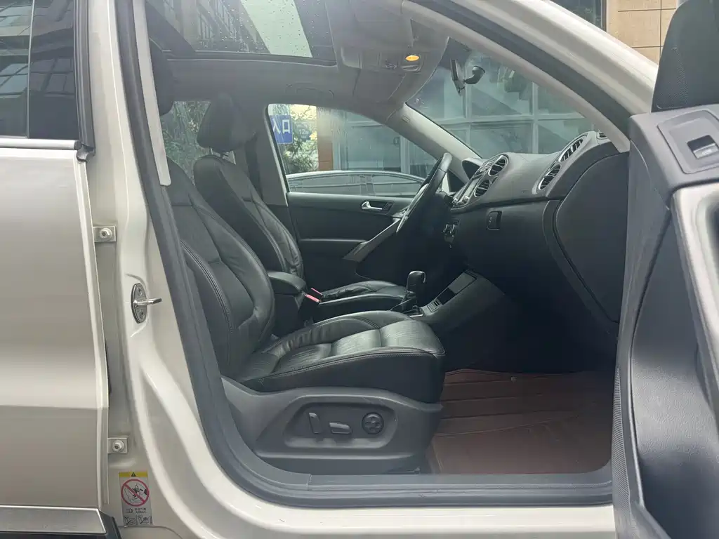 Volkswagen Tiguan 2012 1.8TSI AT