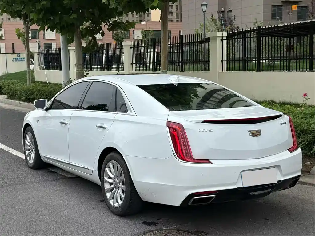 Cadillac XTS — миниатюра 7