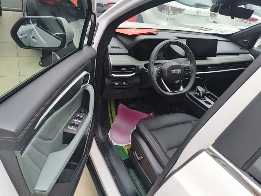 Geely Haoyue L — миниатюра 16