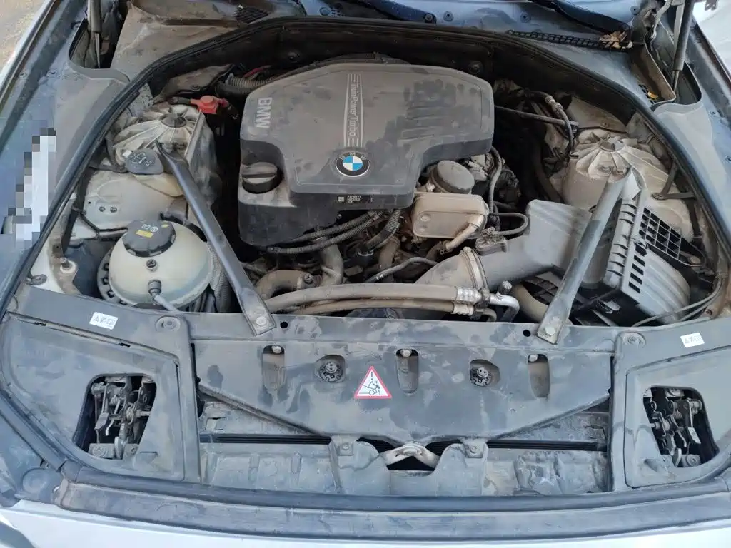 BMW 5 Series — миниатюра 11