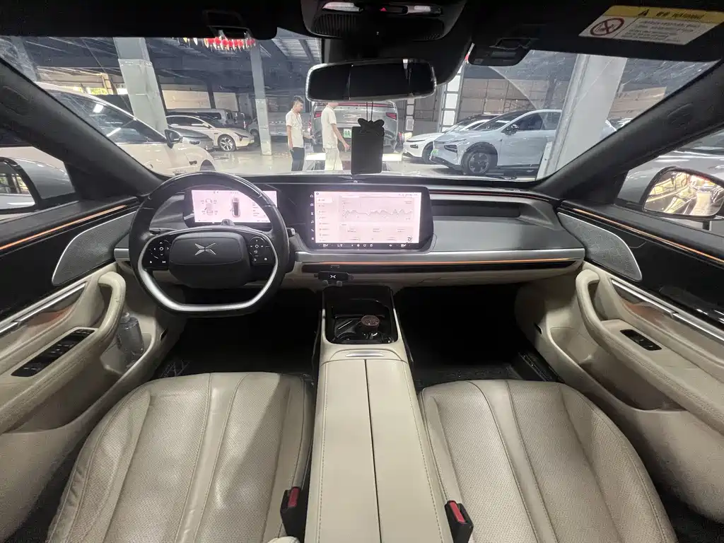 XPeng P7 — миниатюра 10