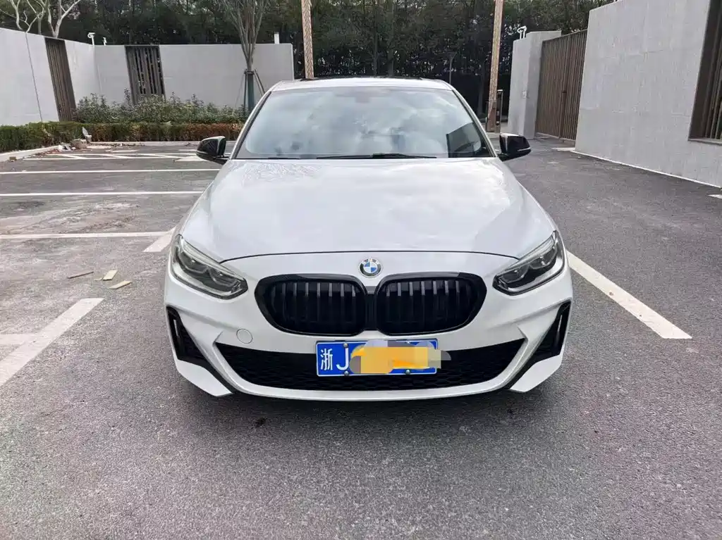 BMW 1 SERIES