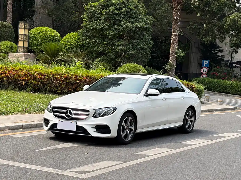 Mercedes-Benz E-Class — миниатюра 2