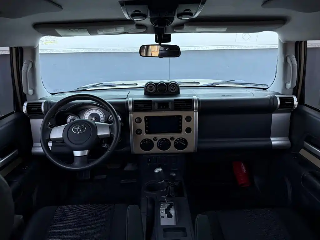 Toyota FJ Cruiser — миниатюра 16