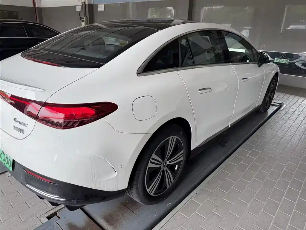 Mercedes-Benz EQE 2025 500 4MATIC Luxury