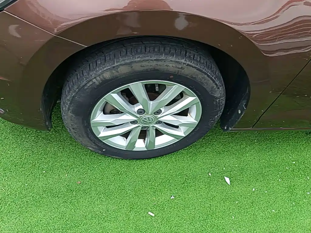 Volkswagen Touran — миниатюра 23