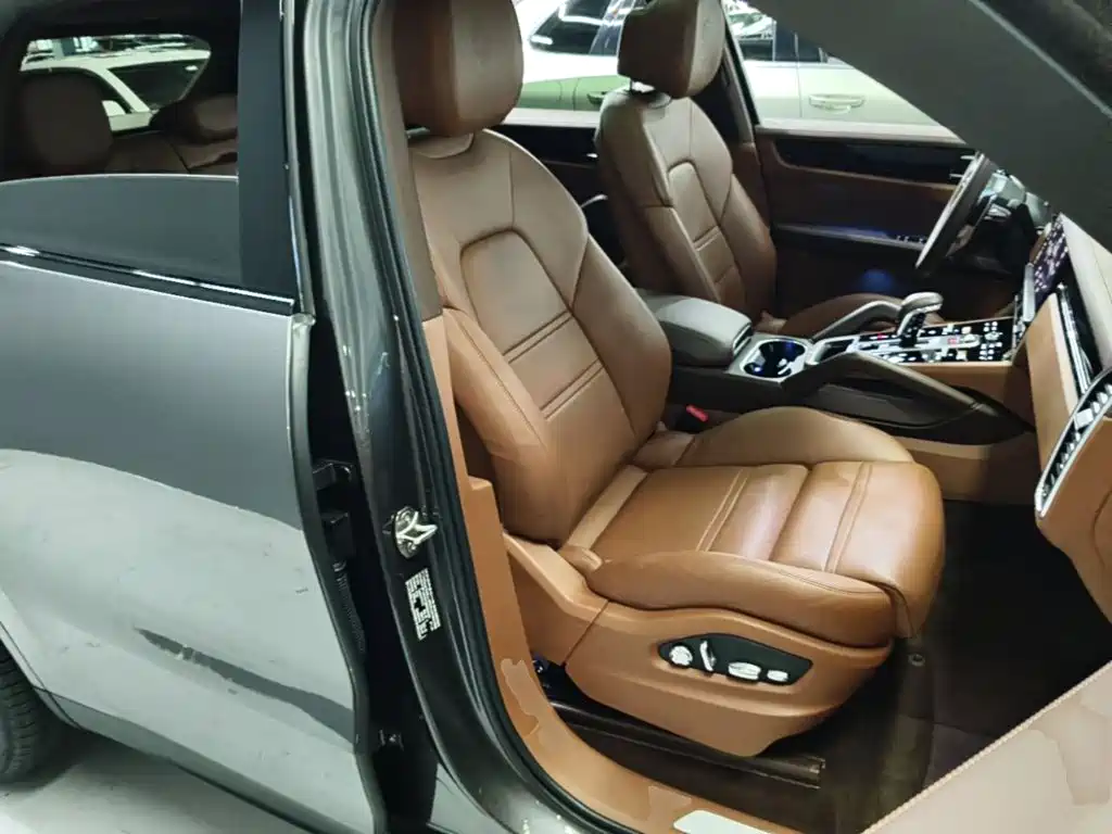 Porsche Cayenne — миниатюра 25