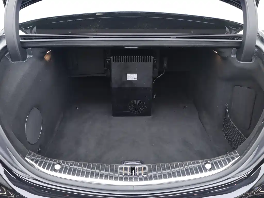 Mercedes-Benz S-Class — миниатюра 23