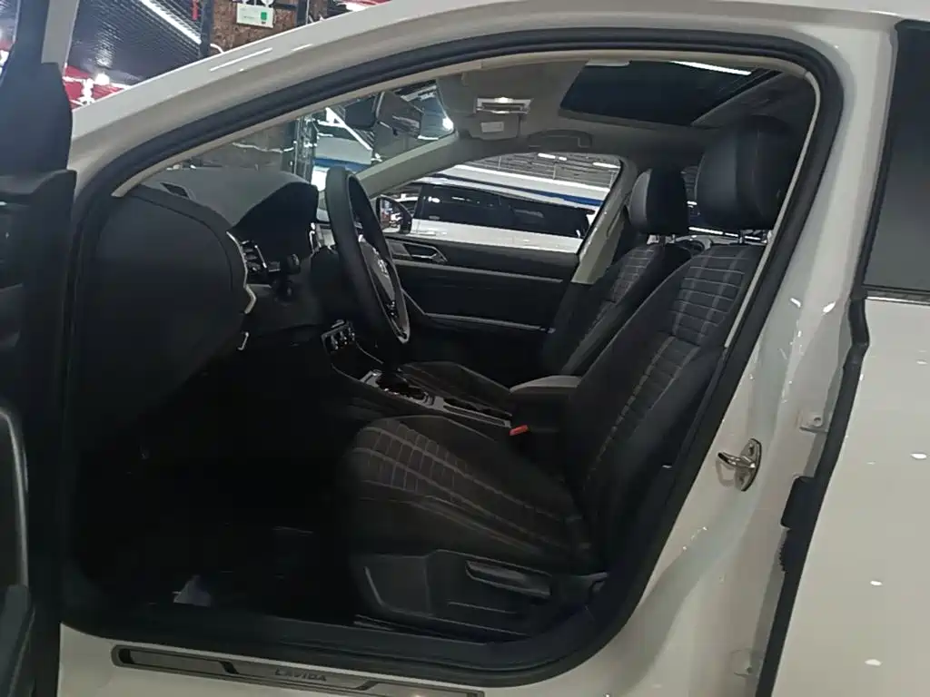 Volkswagen Lavida — миниатюра 15