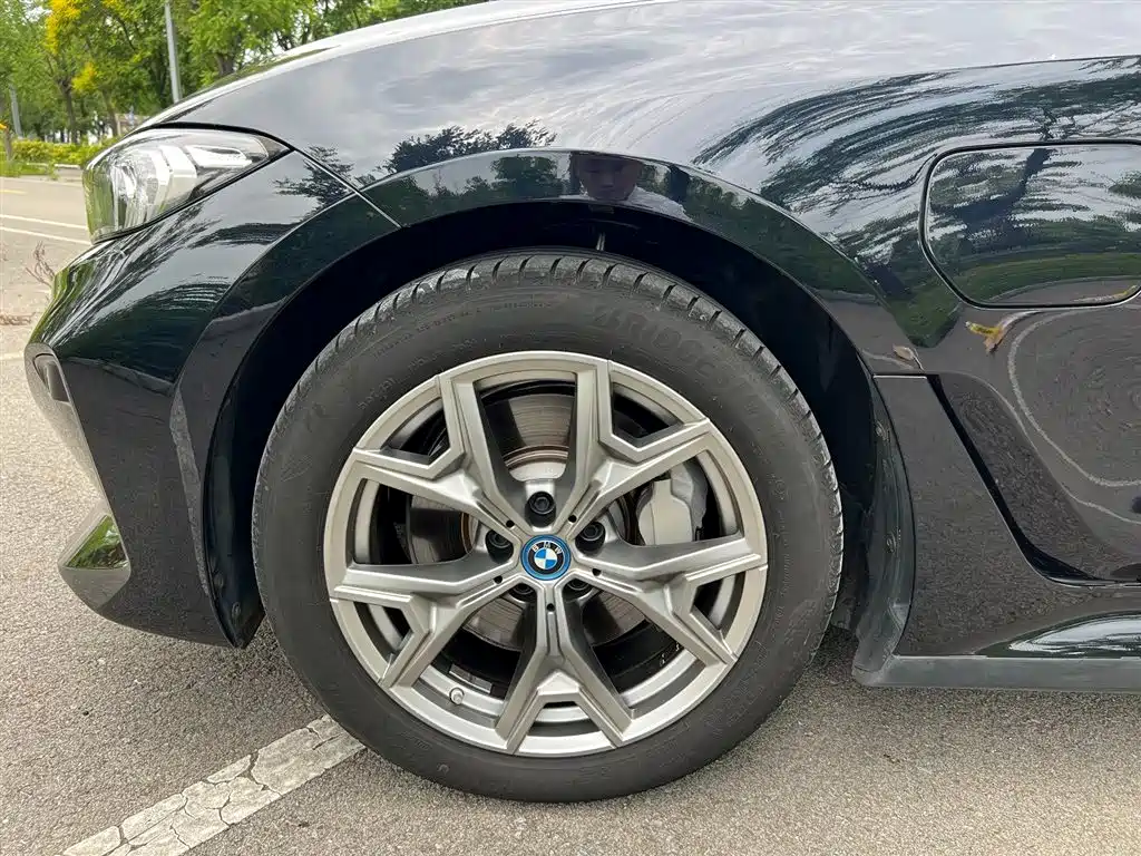 BMW i3 2024 eDrive 35 L
