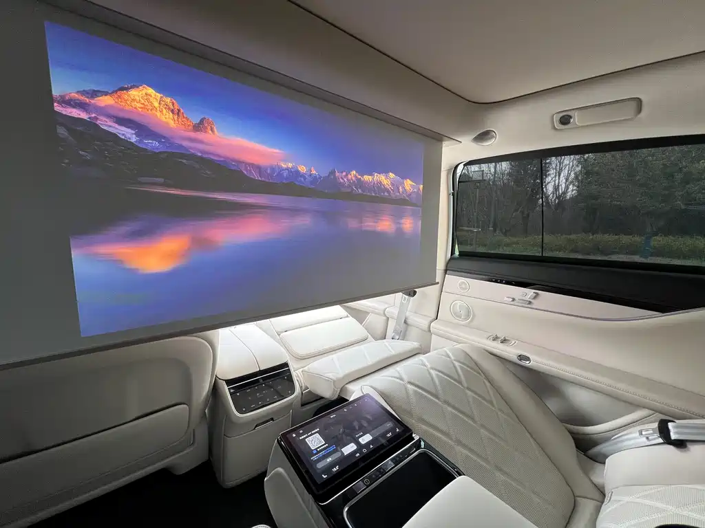 AITO ENJOY THE WORLD S9