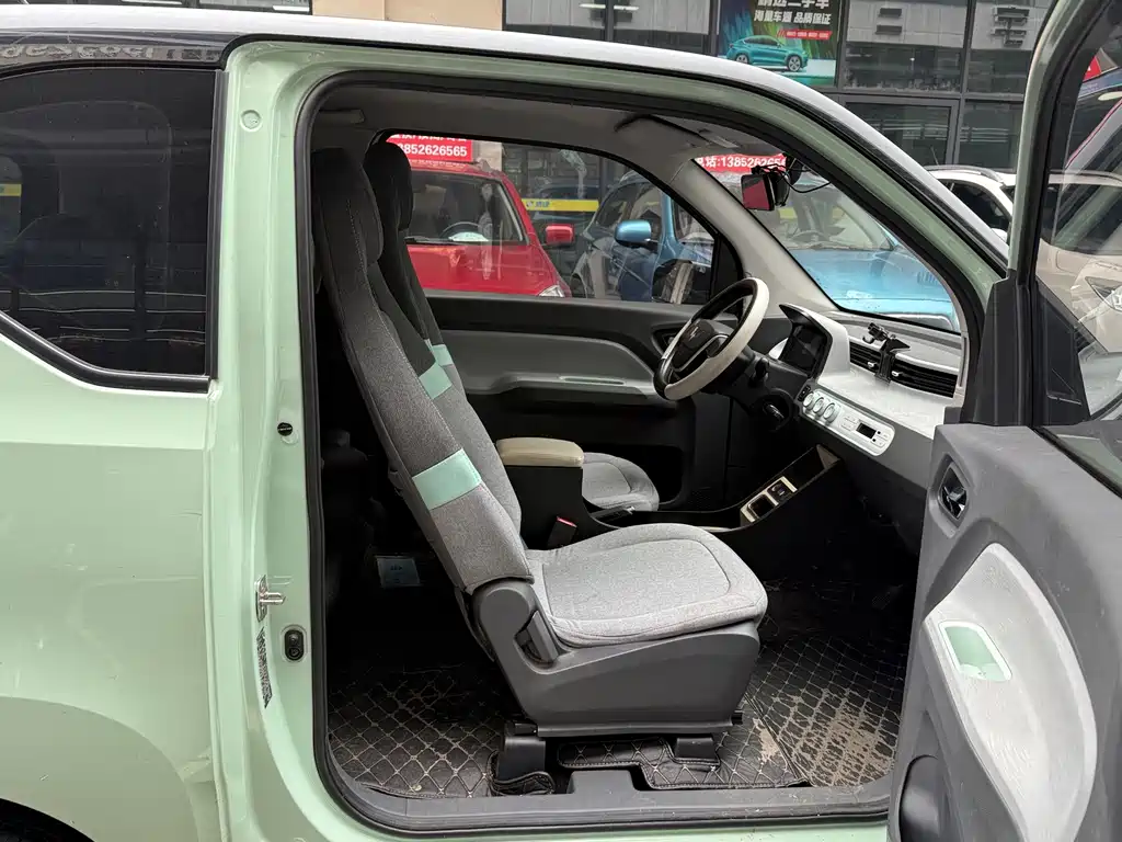 Wuling MINIEV — миниатюра 11