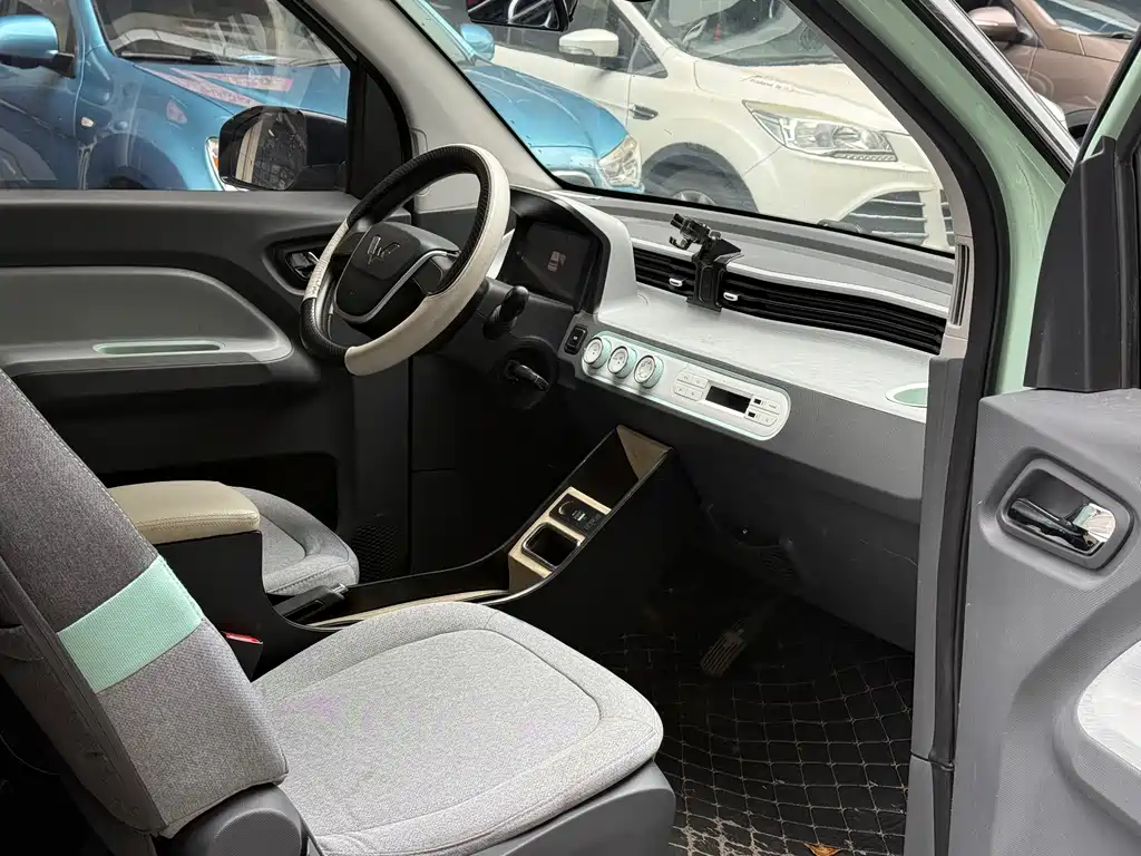 Wuling MINIEV — миниатюра 6