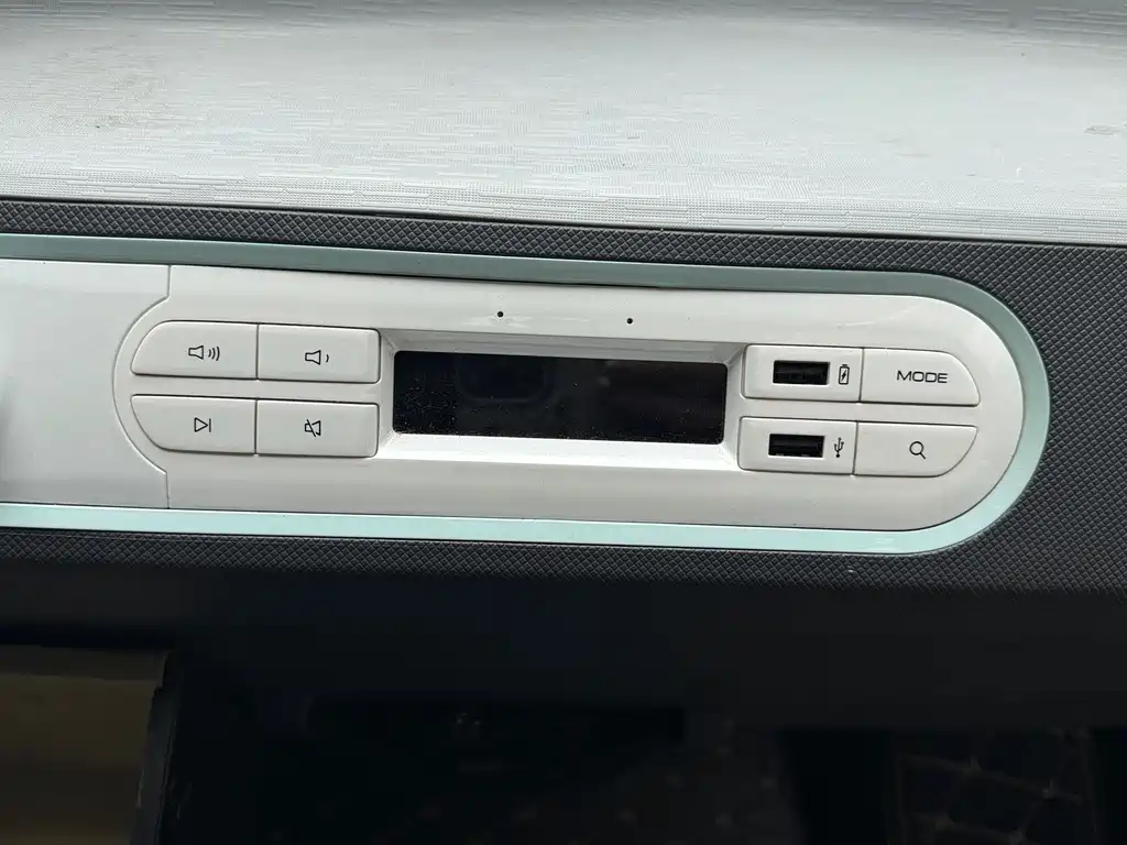 Wuling MINIEV — миниатюра 13