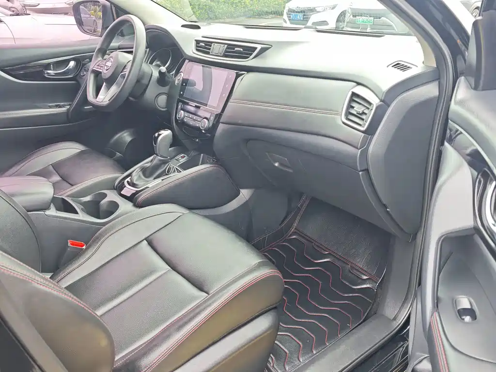 Nissan Qashqai — миниатюра 12