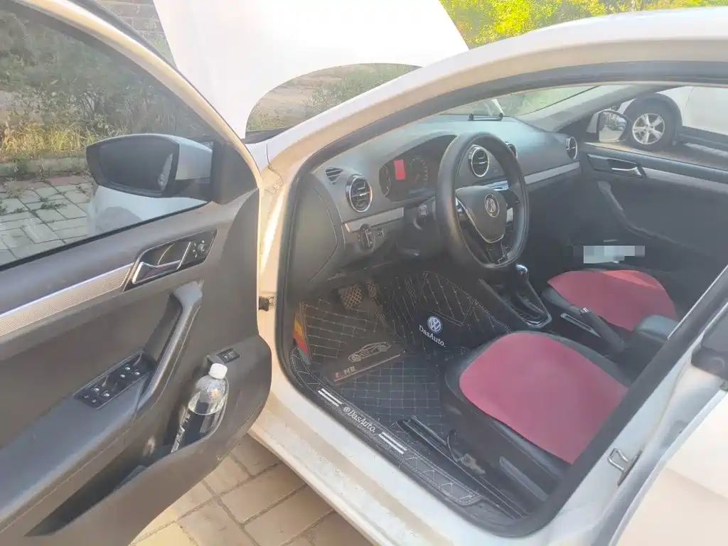 Volkswagen Jetta — миниатюра 12