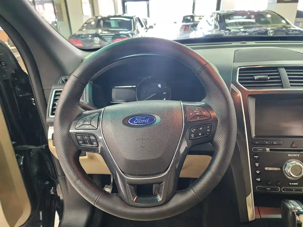 Ford Explorer (Import) — миниатюра 18