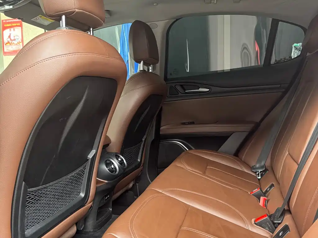 Alfa Romeo Stelvio 2017 2.0T 200HP Elite