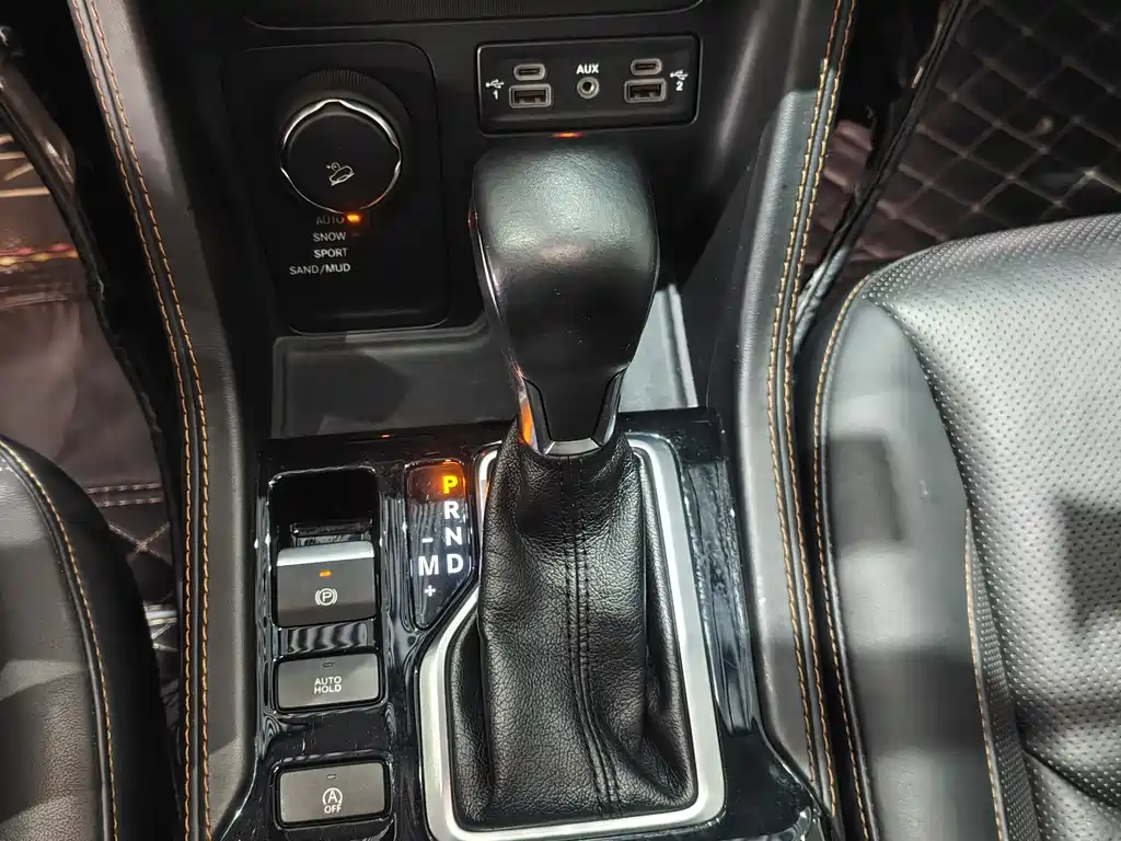 JEEP GRAND COMMANDER