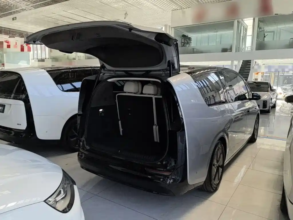 Li Auto Li MEGA — миниатюра 19