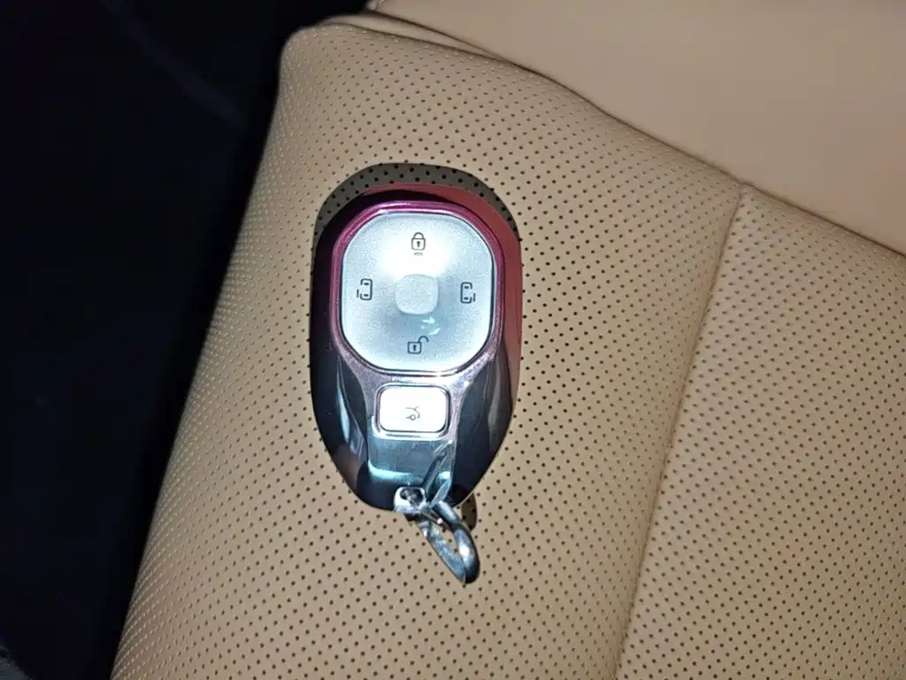 GAC Motor Trumpchi E8 PHEV — миниатюра 9