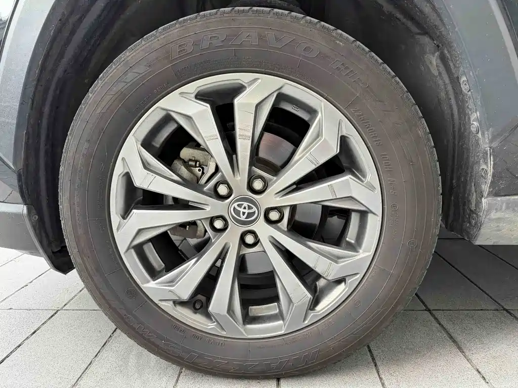 Toyota RAV4 2024 2.0L CVT