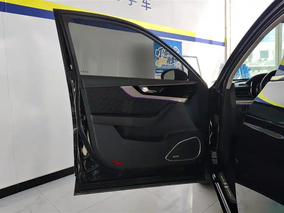 Hongqi HS5 2019 2.0T