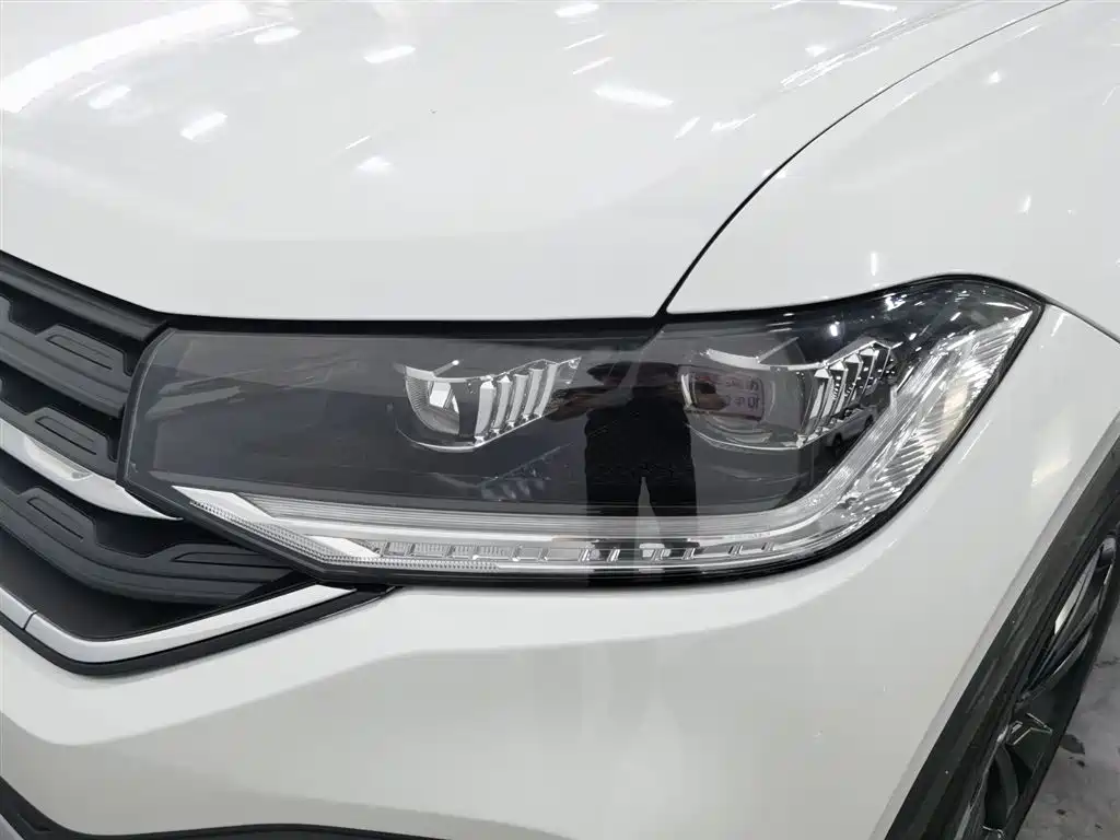 Volkswagen Tacqua 2021 1.5L AT Smart Connect