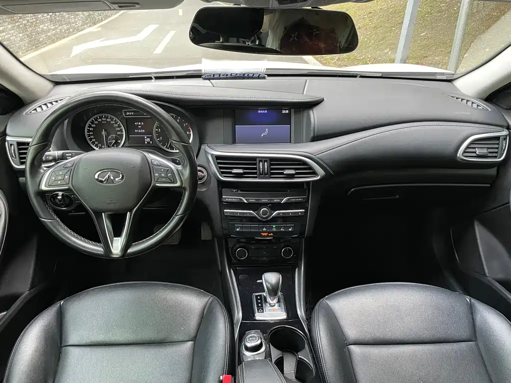 Infiniti QX30 — миниатюра 10