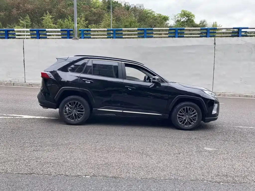 Toyota Wildlander — миниатюра 7