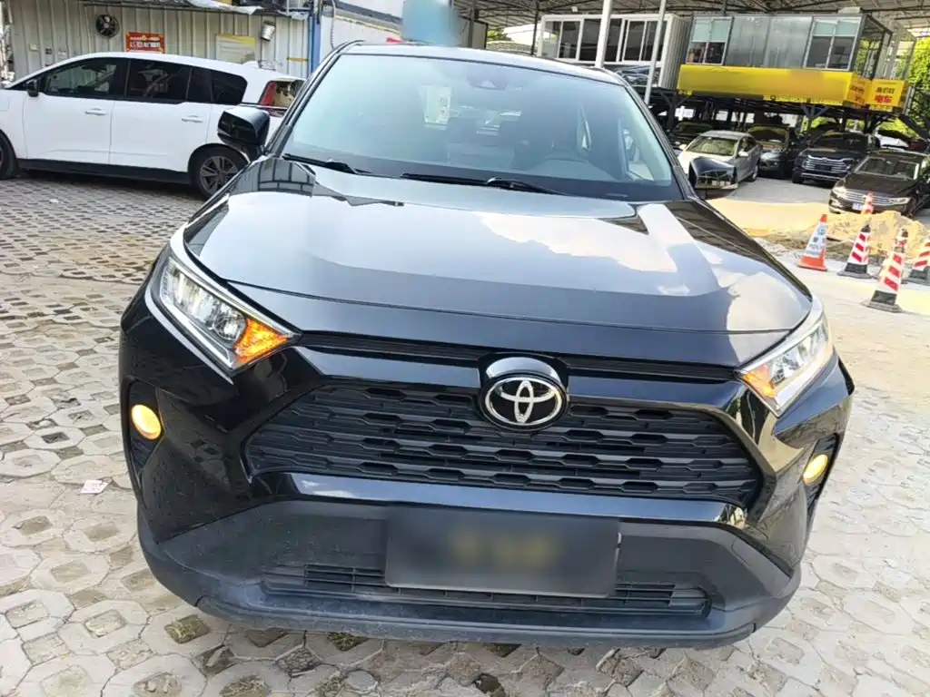 Toyota RAV4 — миниатюра 3